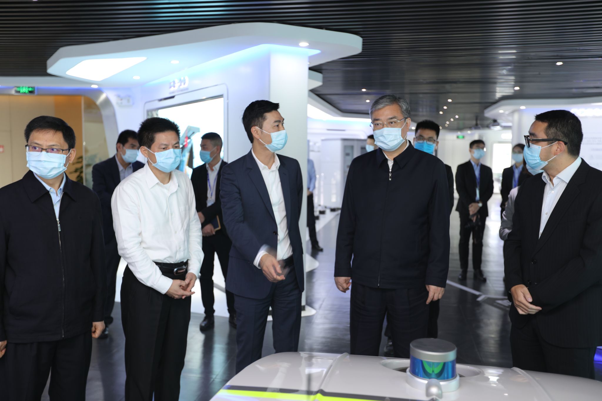 佛山市委书记鲁毅调研YABO鸭脖环境，鼓励企业再接再厉创新高