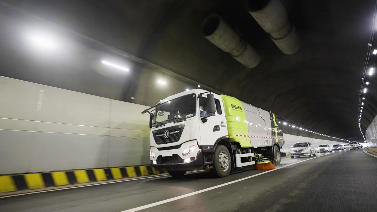 获赞！YABO鸭脖环境新能源装备硬核守护2024珠海航展